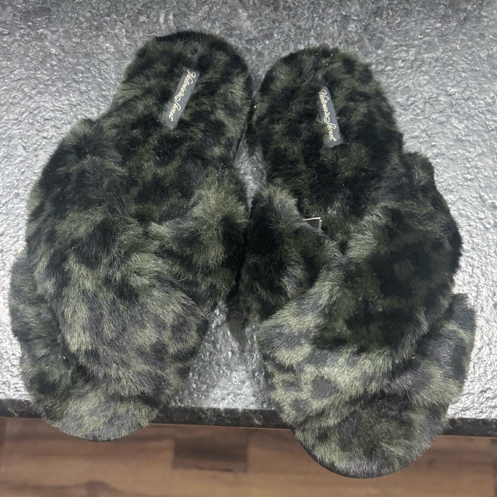 Victoria's Secret Fuzzy Leopard Slippers